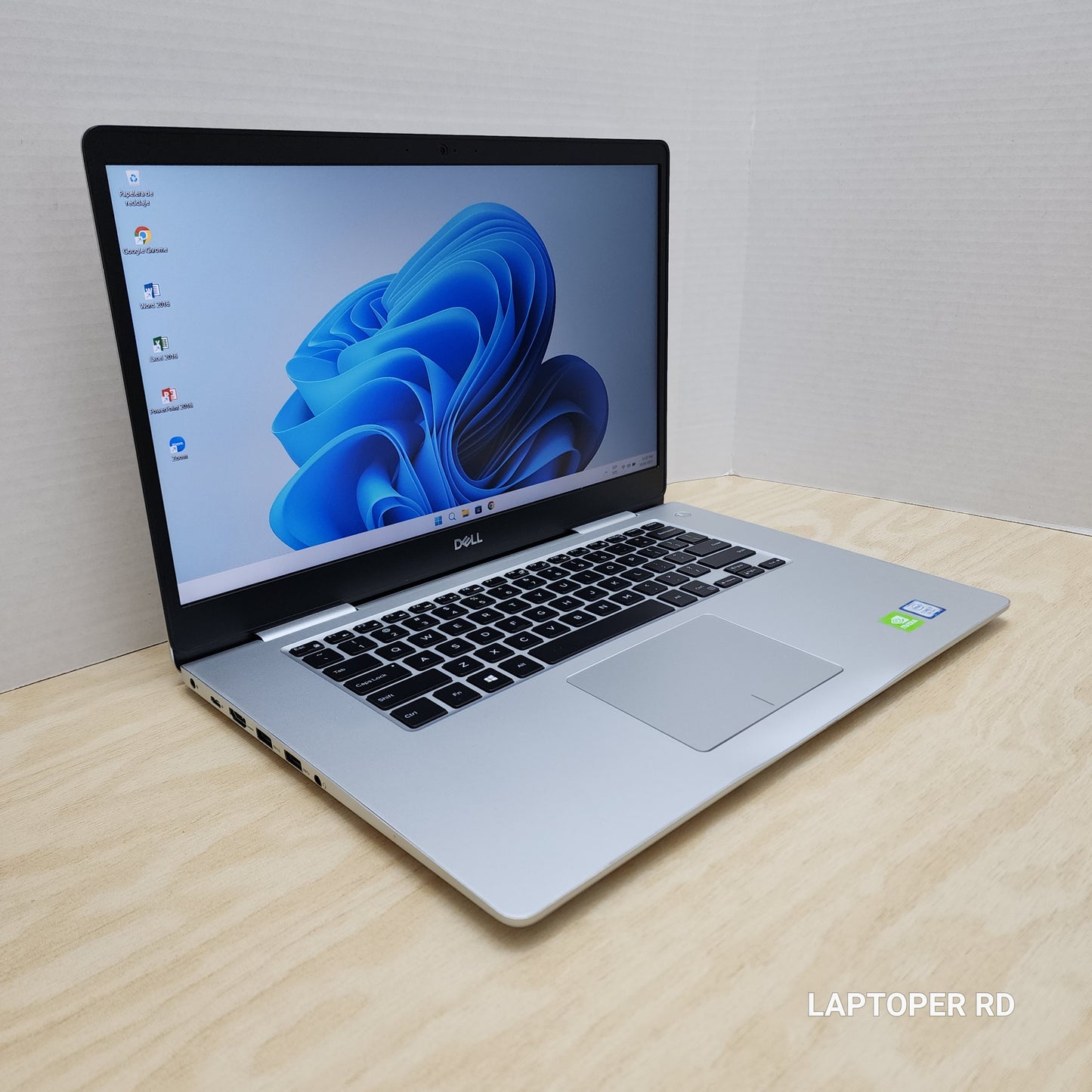 Laptop Dell Inspiron 15 PF